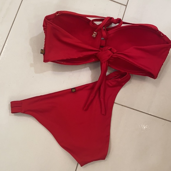 Red strapless bikini 👙 small/medium - Picture 2 of 2